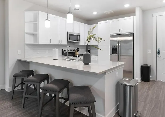 Landing Stunning 1Bd Gym Game Room Apartment *